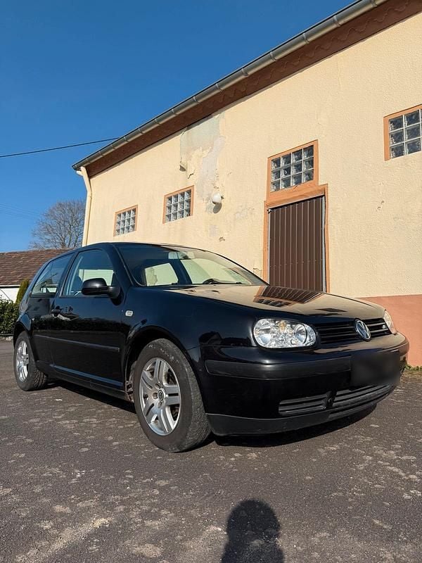 Gebraucht VW Golf IV 75 PS (55 kW) 2003 Schwarz Kleinwagen