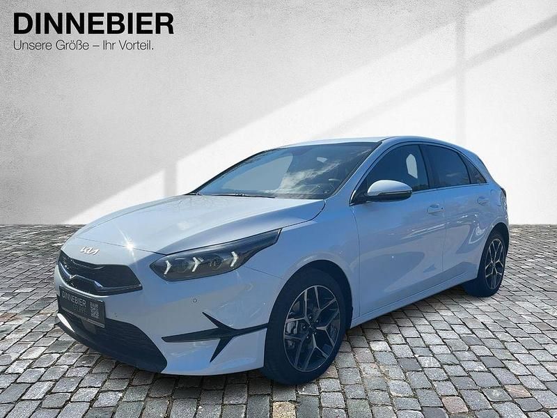 Neu Kia Ceed 140 PS (102 kW) 2025 Weiß Kleinwagen