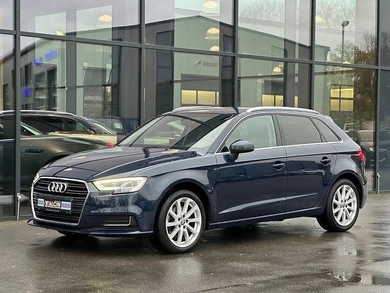 Gebraucht Audi A3 Sport 150 PS (110 kW) 2019 Moonnight blue metallic Limousine
