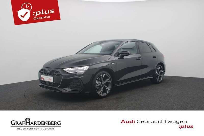 Mythosschwarz metallic Gebraucht 2025 Audi A3 Sportback e-tron S-Line Limousine | 47.980 € - Bild 1/4