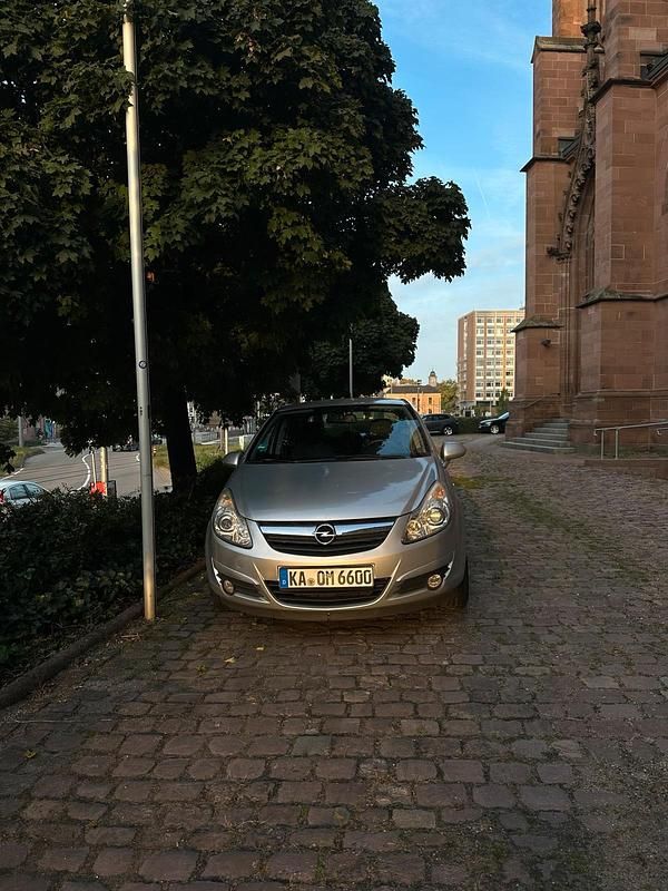 Silber Gebraucht 2009 Opel Corsa Kleinwagen | 1.500 € (Superpreis) - Bild 1/4