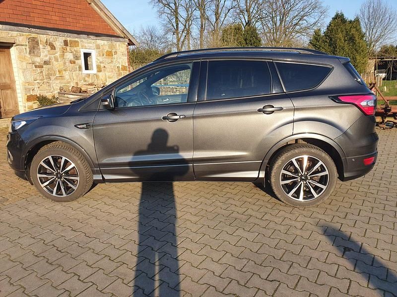 Gebraucht Ford Kuga ST-Line 150 PS (110 kW) 2019 Grau SUV