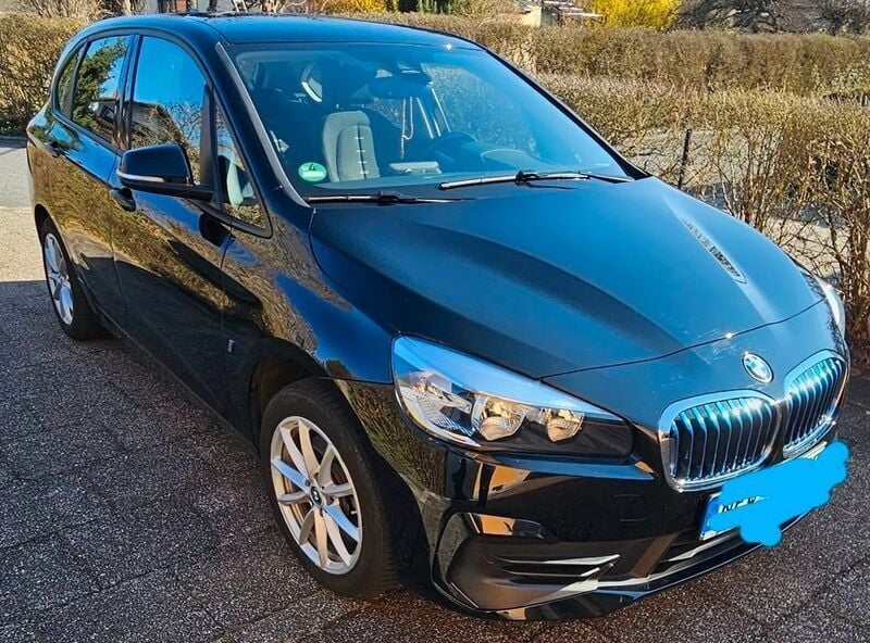 Schwarz Gebraucht 2019 BMW 225 Active Tourer iPerformance Van / Kleinbus | 16.300 € (Guter Preis) - Bild 1/4