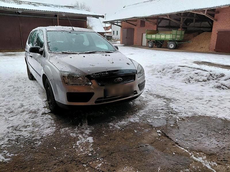 Silber Gebraucht 2006 Ford Focus Kombi | 850 € (Guter Preis) - Bild 1/4