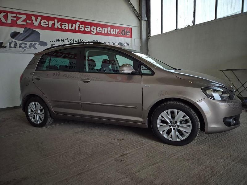 Gebraucht VW Golf Plus Cross Life 105 PS (77 kW) 2013 Braun Van / Kleinbus