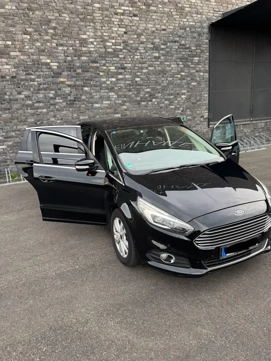 Gebraucht Ford S-MAX S 150 PS (110 kW) 2016 Schwarz Van / Kleinbus