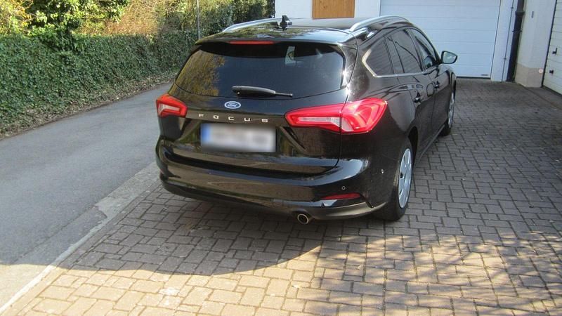 Second-hand Ford Focus 125 CP (91 kW) 2018 Negru Break