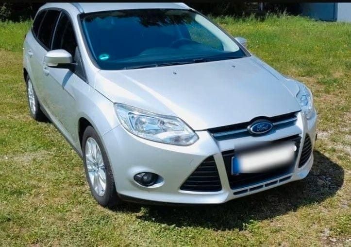 Gebraucht Ford Focus Trend 125 PS (91 kW) 2011 Silber Kombi