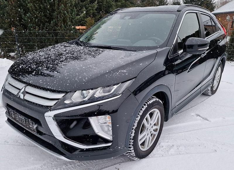 Schwarz Gebraucht 2018 Mitsubishi Eclipse Cross Diamant Edition SUV | 15.990 € (Guter Preis) - Bild 1/4