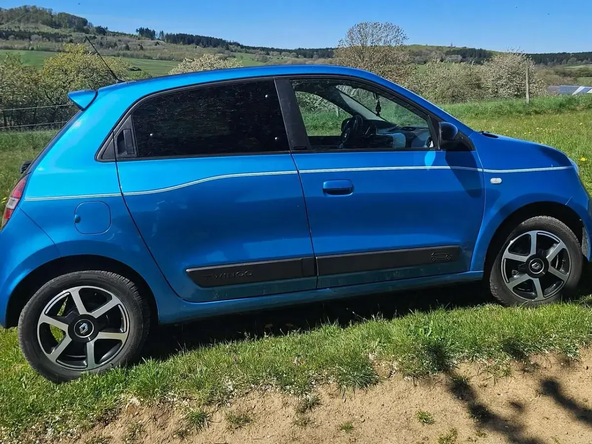 Używany Renault Twingo LIMITED 69 KM (50 kW) 2017 Niebieski Hatchback