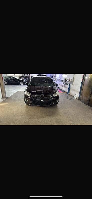 Violet Gebraucht 2014 Citroën DS4 Kleinwagen | 7.600 € (Fairer Preis) - Bild 1/4