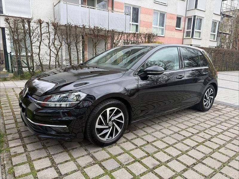 Gebraucht VW Golf VII Join 131 PS (96 kW) 2018 Schwarz Kleinwagen