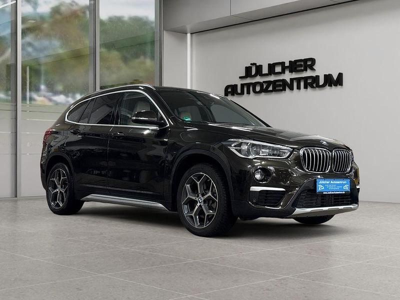 Schwarz Gebraucht 2018 BMW X1 Sport Line SUV | 21.990 € (Superpreis) - Bild 1/4