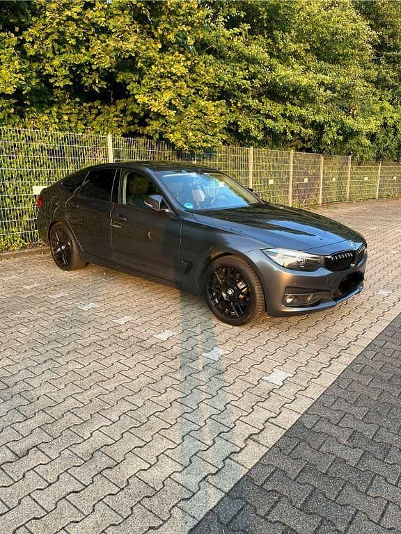 Gebraucht BMW 320 Comfort Edition 190 PS (139 kW) 2019 Grau Limousine