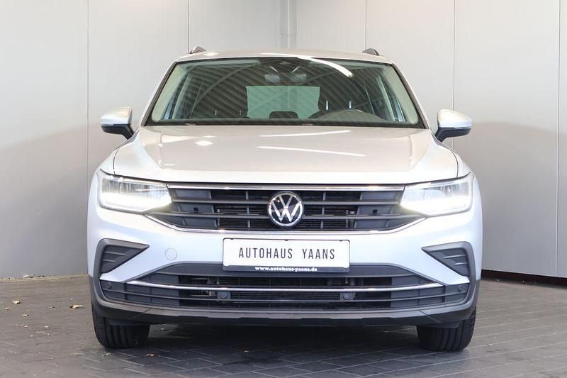Gebraucht VW Tiguan Life 150 PS (110 kW) 2022 Silber SUV