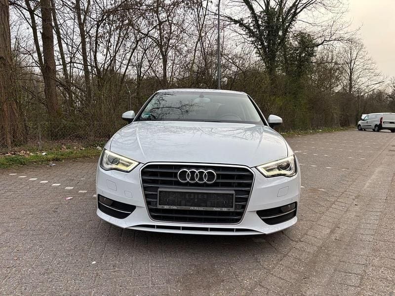 Gebraucht Audi A3 Ambiente 122 PS (89 kW) 2014 Weiß Limousine