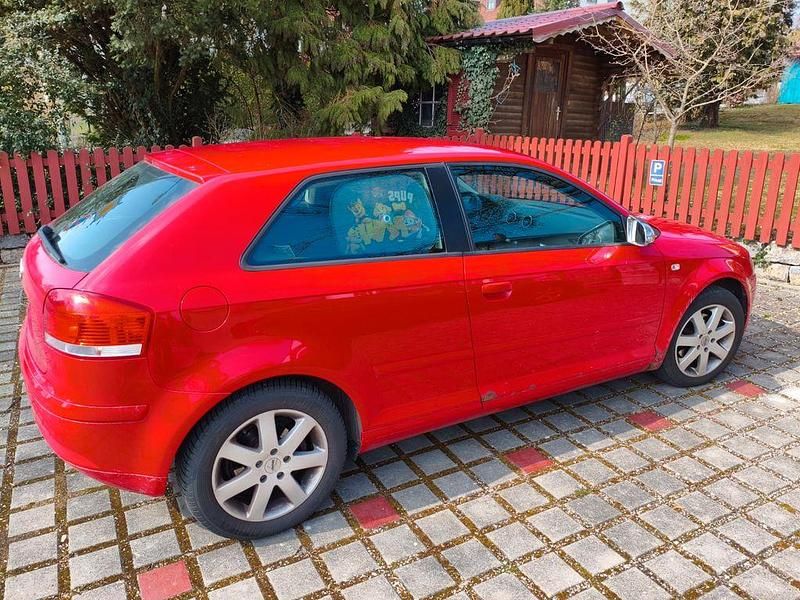 Gebraucht Audi A3 Attraction 102 PS (75 kW) 2003 Rot Kleinwagen