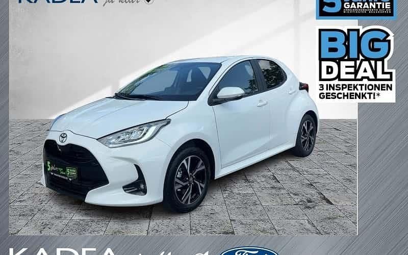 Schneeweiß Neu 2025 Toyota Yaris Hybrid Comfort Kleinwagen | 22.290 € (Superpreis) - Bild 1/4