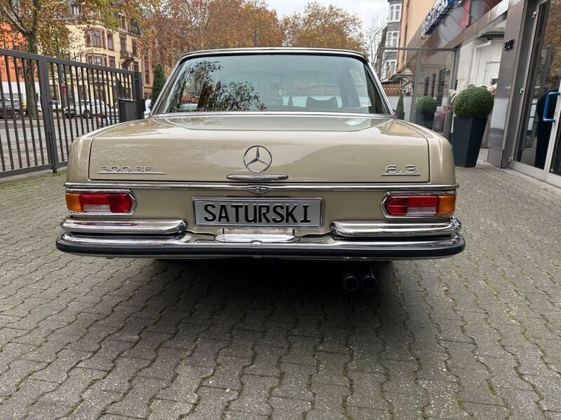 Gebraucht Mercedes 300 250 PS (183 kW) 1969 Beige Limousine