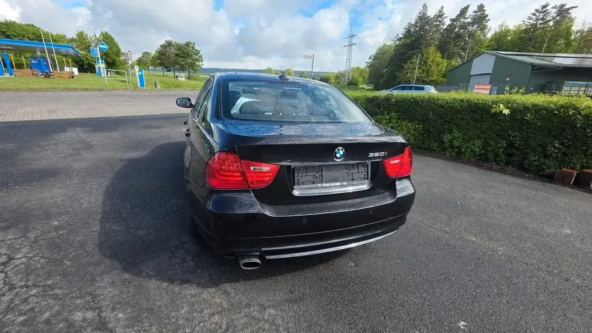 Occasion BMW 320 170 ch (125 kW) 2011 Noir Berline