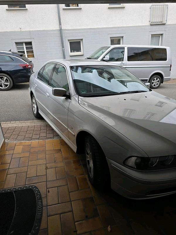 Gebraucht BMW 520 180 PS (132 kW) 2003 Silber Limousine