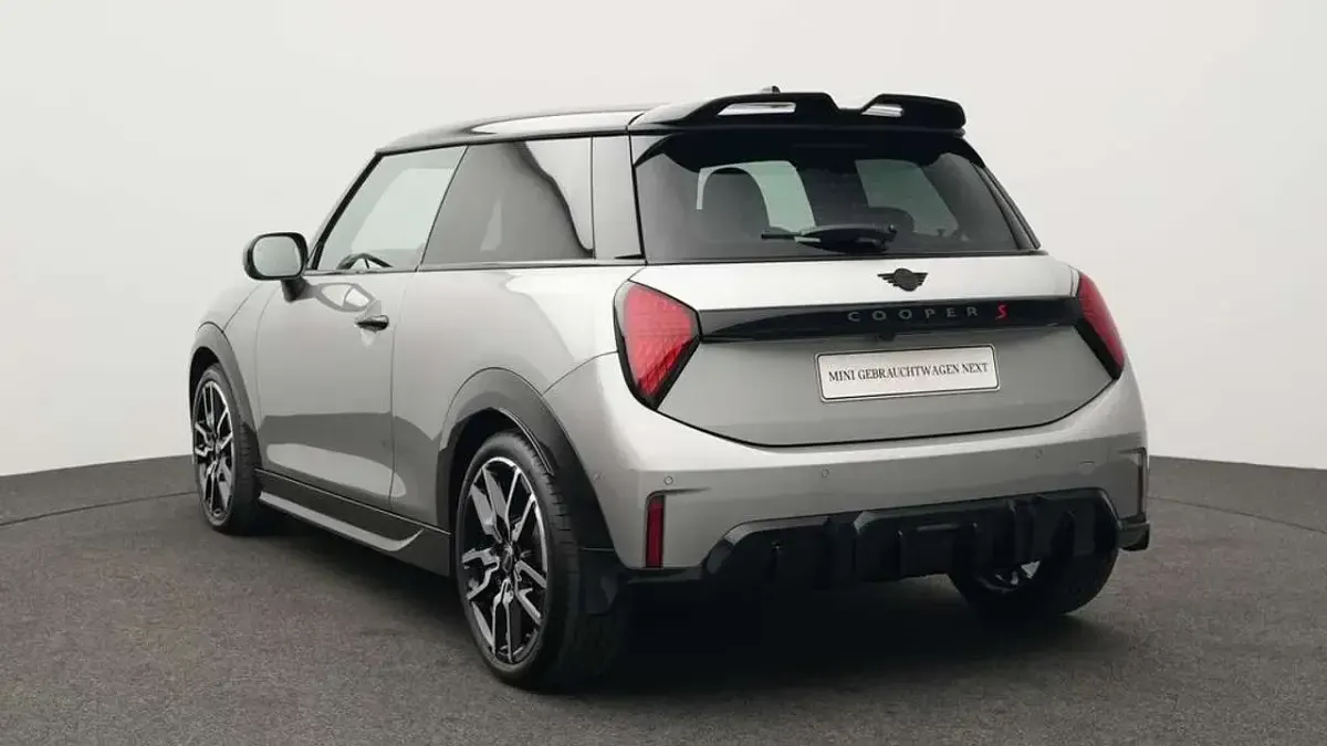 Używany Mini John Cooper Works 204 KM (150 kW) 2025 Szary Hatchback