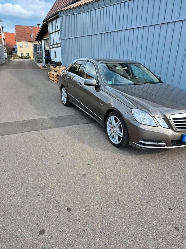 Gebraucht Mercedes 250 204 PS (150 kW) 2011 Braun Limousine