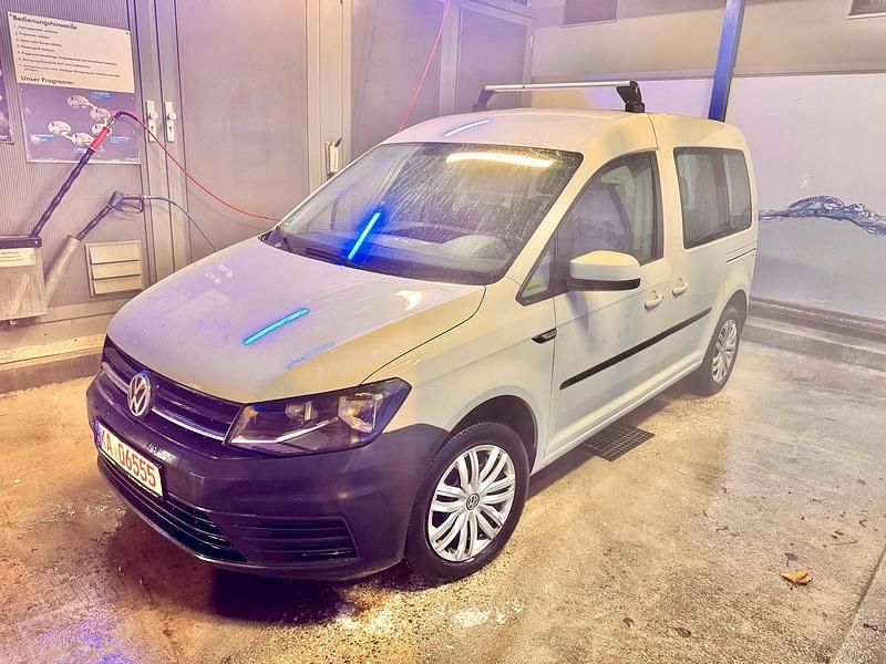 Weiß Gebraucht 2020 VW Caddy Highline Van / Kleinbus | 13.000 € (Fairer Preis) - Bild 1/4