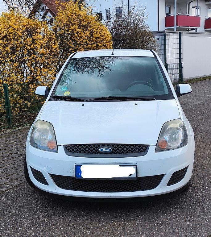 Gebraucht Ford Fiesta 69 PS (50 kW) 2008 Weiß Kleinwagen