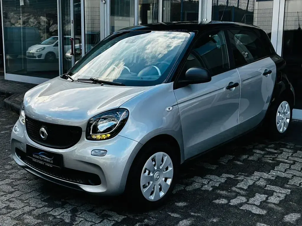 Używany Smart ForFour 71 KM (52 kW) 2015 Czarny Hatchback