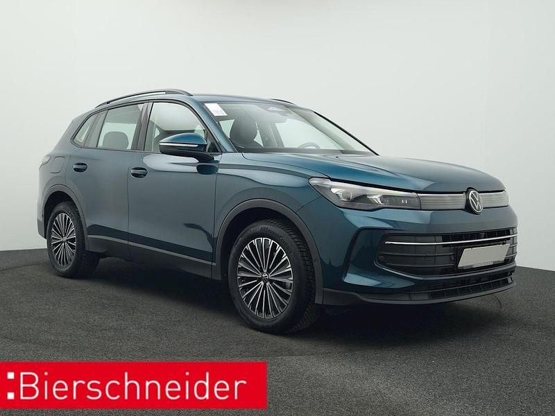 Blau Gebraucht 2024 VW Tiguan Life SUV | 33.450 € (Fairer Preis) - Bild 1/3