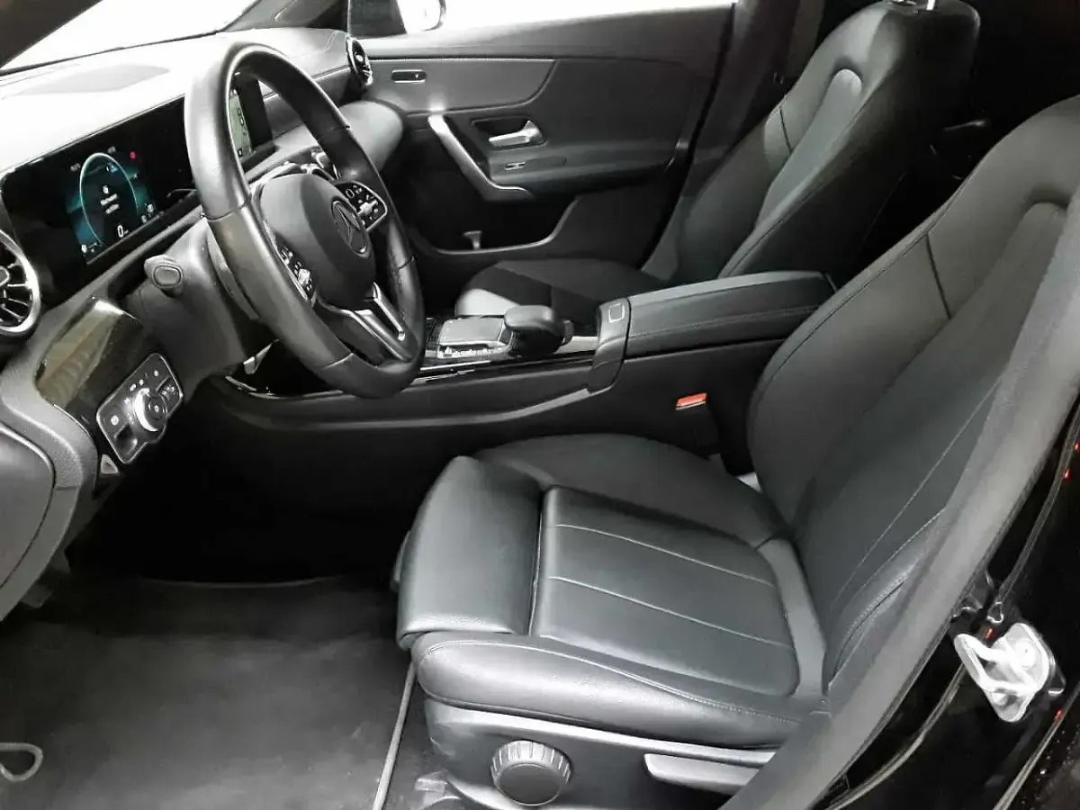Gebraucht Mercedes CLA220 Progressive 191 PS (140 kW) 2023 Nachtschwarz Coupé