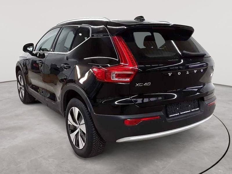Gebraucht Volvo XC40 Core 129 PS (94 kW) 2022 Black stone SUV
