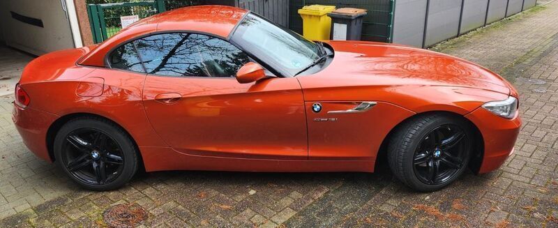 Orange Gebraucht 2013 BMW Z4 Comfort Edition Cabrio | 20.900 € (Teuer) - Bild 1/4