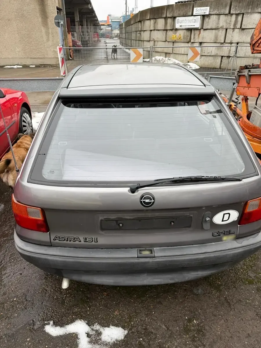 Gebraucht Opel Astra 75 PS (55 kW) 1992 Limousine