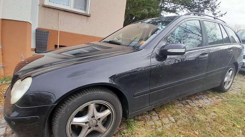 Gebraucht Mercedes C220 Elegance 150 PS (110 kW) 2007 Schwarz Kombi