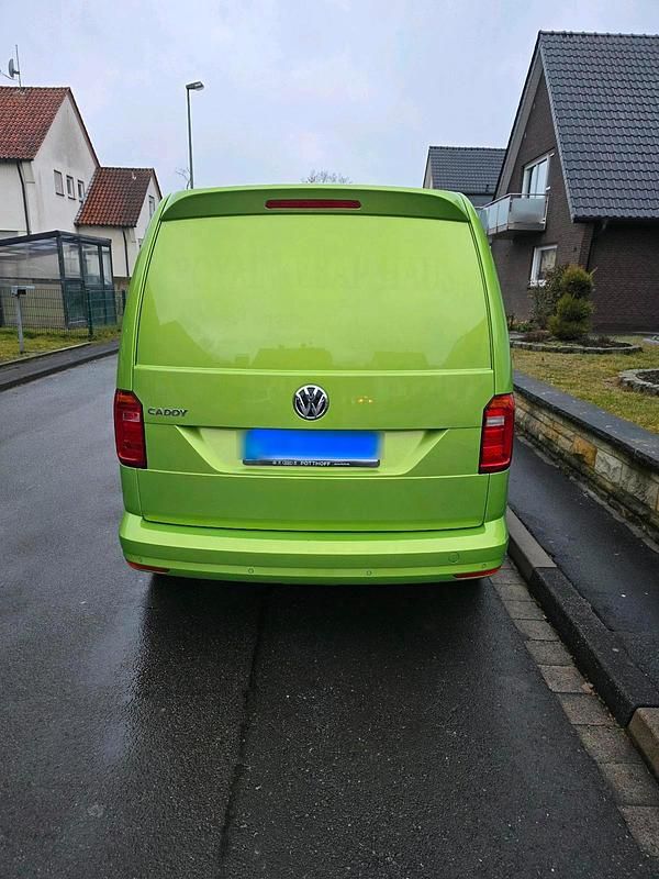 Gebraucht VW Caddy 75 PS (55 kW) 2020 Grün Van / Kleinbus