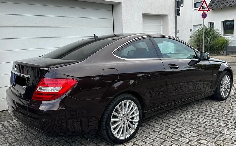 Gebraucht Mercedes C250 204 PS (150 kW) 2011 Coupé
