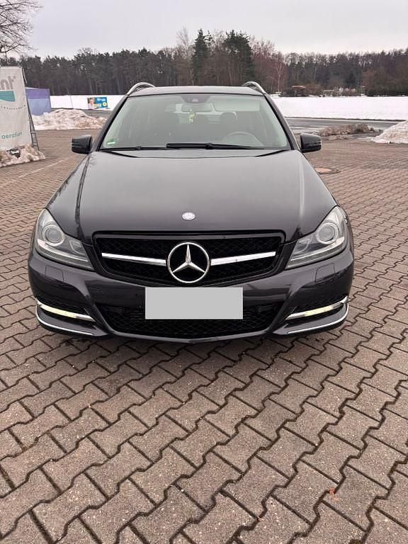 Gebraucht Mercedes C200 184 PS (135 kW) 2011 Schwarz Limousine