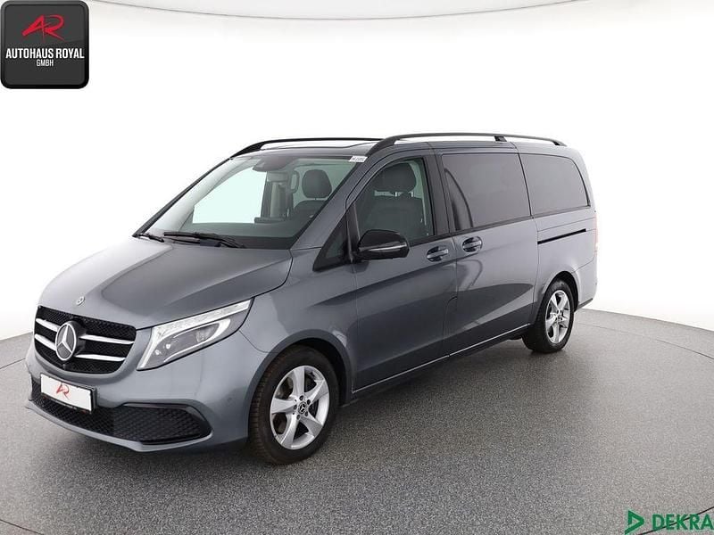 Selenitgrau Gebraucht 2020 Mercedes V300 Night Van / Kleinbus | 48.880 € (Guter Preis) - Bild 1/4