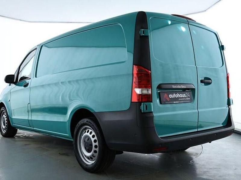 Gebraucht Mercedes Vito 136 PS (100 kW) 2022 Grün Van