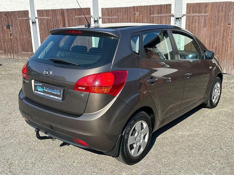 Gebraucht Kia Venga Attract 90 PS (66 kW) 2014 (d5u) sand track Kleinwagen