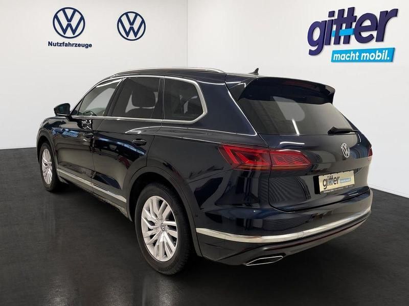 Gebraucht VW Touareg Atmosphere 286 PS (210 kW) 2019 Moonlight blue perleffekt SUV
