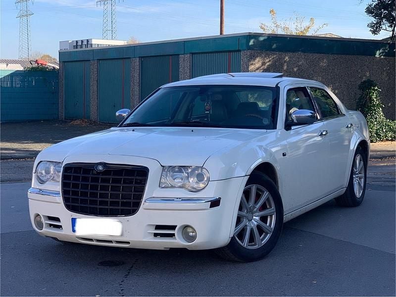 Weiß Gebraucht 2007 Chrysler 300C Limousine | 3.500 € (Guter Preis) - Bild 1/4