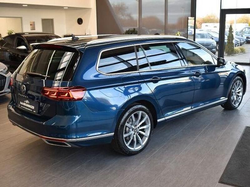 Gebraucht VW Passat Elegance 200 PS (147 kW) 2022 Blau Kombi
