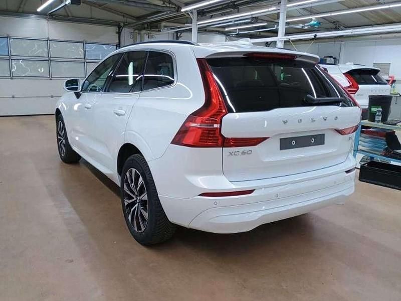 Gebraucht Volvo XC60 Core 197 PS (144 kW) 2024 Weiß SUV