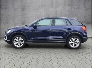 Neu Audi Q2 Advanced Plus 116 PS (85 kW) 2026 Blau (blau (navarrablau metallic)) SUV