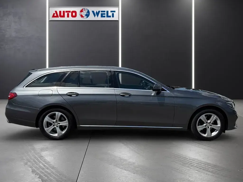 Gebraucht Mercedes E220 194 PS (142 kW) 2017 Grau Kombi