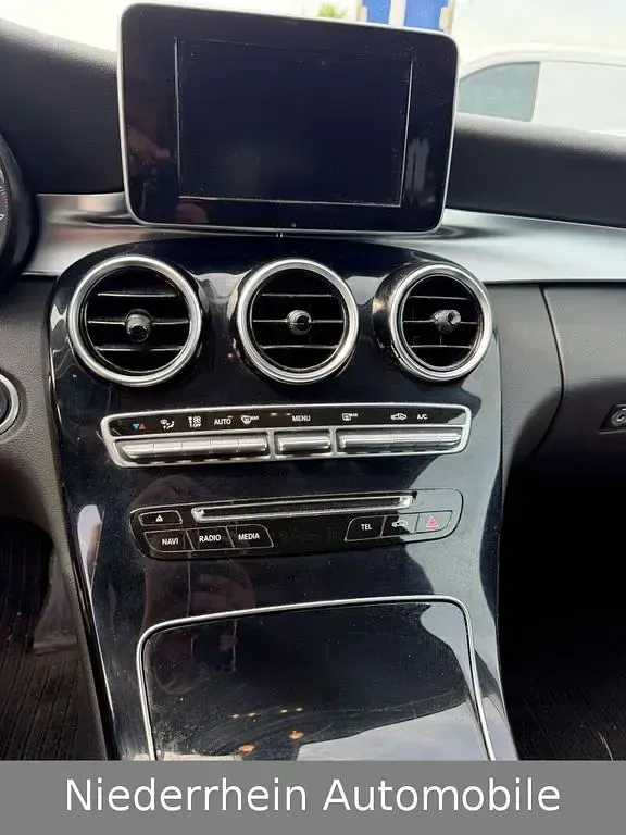 Gebraucht Mercedes C180 156 PS (114 kW) 2015 Weiß Coupé