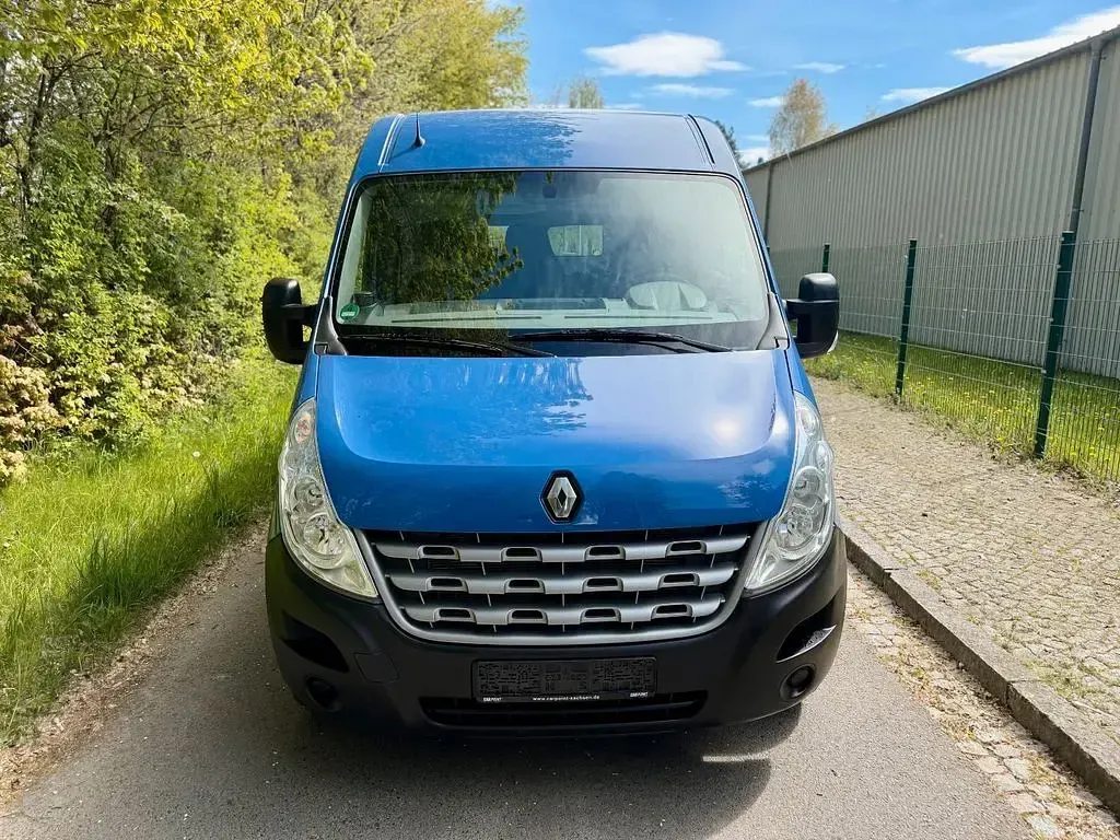 Usado Renault Master 145 HP (106 kW) 2011 Azul Monovolume